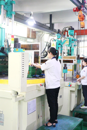包胶模具制造